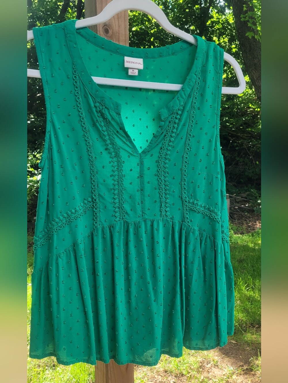 Merona Green Sleeveless V-Neck Embroidered Peplum Top